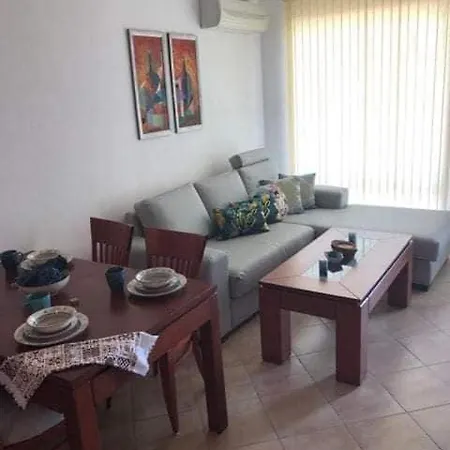 The White Flat Apartment