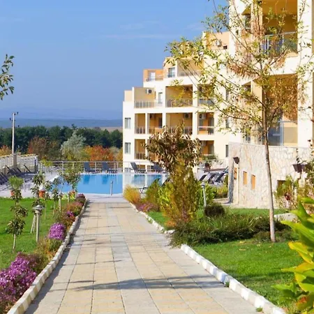 The White Flat Apartment